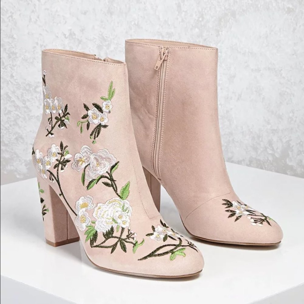 Forever 21 Blush Faux Suede Cherry Bloom Floral Embroidery Heel Boots Size 7